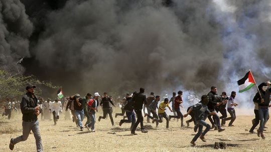 V pásme Gazy sa opäť protestovalo, najmenej 20 Palestínčanov sa zranilo