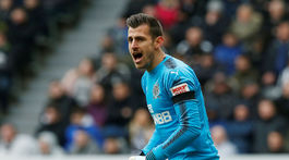 Dúbravka vychytal Newcastlu tri body, United sa zaskveli