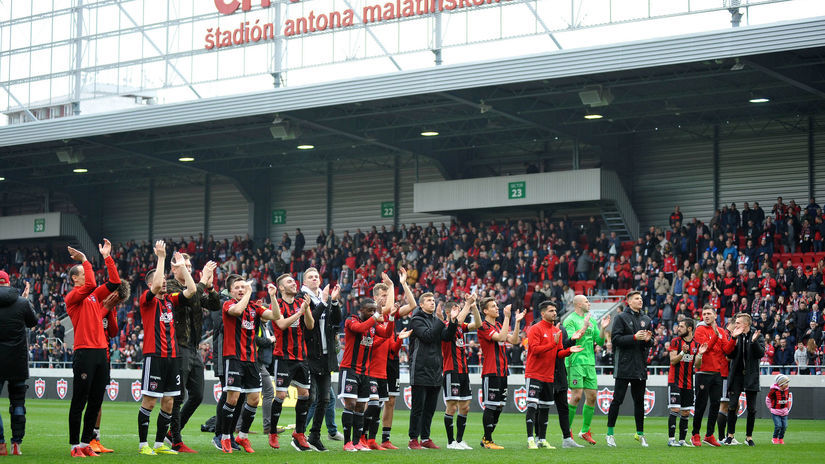 Hráči a realizačný tím FC Spartak Trnava po...