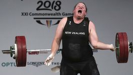 Súťažila aj medzi mužmi. Hubbardová sa pokúsila o rekord, zranila sa a prišla o zlato