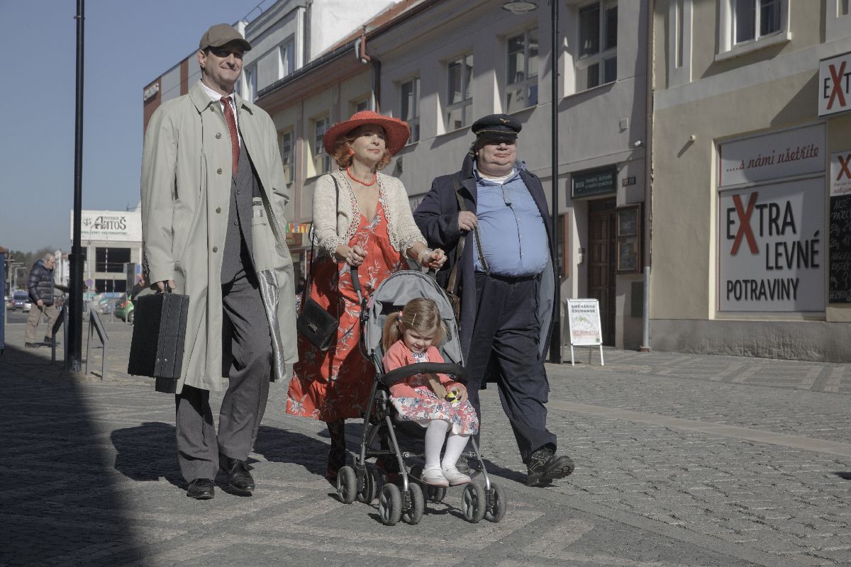 Záverečná scéna filmu Hmyz a herci Jaromír...