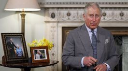 Princ Charles nosí topánky, ktoré si kúpil v roku 1971