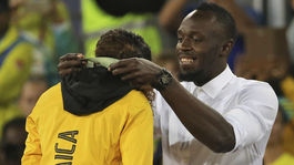 Chlapec z vidieka, ktorý behal bosý a kopal do fliaš. Bolt neverí, že bol taký úspešný