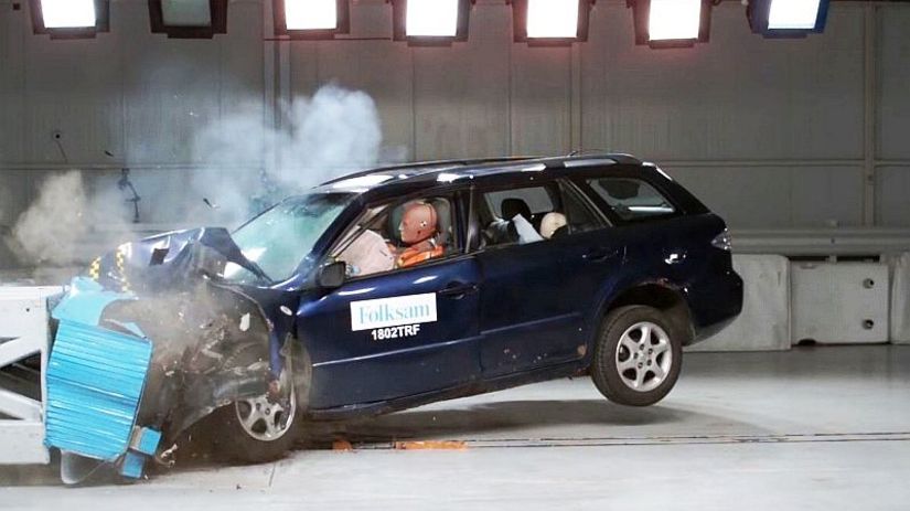 Zánovná Mazda 6 s pokročilou koróziou, vyrábaná...