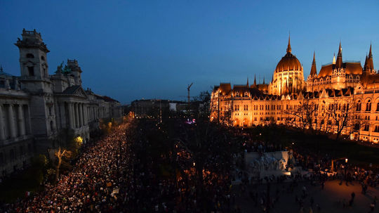 Fidesz o protestujúcich v Budapešti: Blší cirkus, ktorý platil Soros