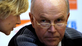 Obludný škandál! Rusi si kúpili šéfa biatlonu prostitútkami a poľovačkami