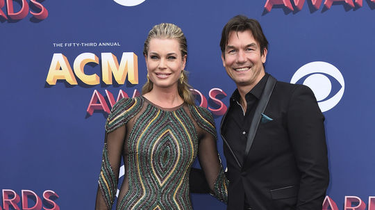 Herečka Rebecca Romijn a jej manžel Jerry...