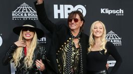 Hudobník Richie Sambora prišiel na ceremoniál so svojimi dvoma blízkymi. 