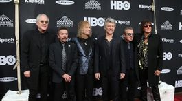 Súčasní aj bývalí členovia formácie Bon Jovi.