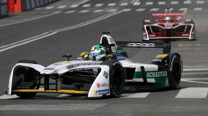 Audi Sport ABT Schaeffler s pretekárom Lucasom...