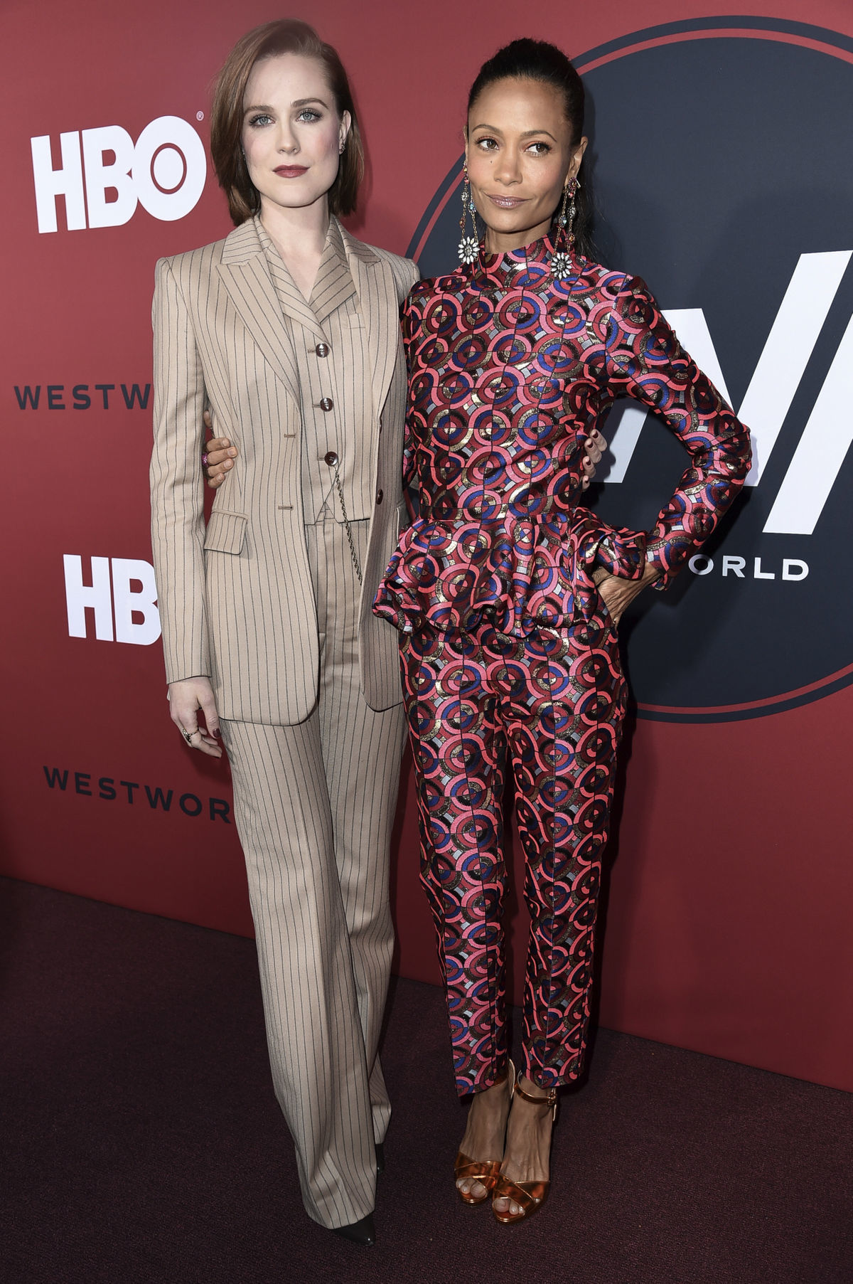 Herečka Evan Rachel Wood (vľavo) a jej kolegyňa...