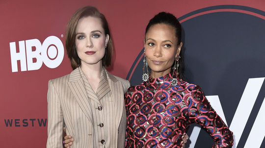 Herečka Evan Rachel Wood (vľavo) a jej kolegyňa...