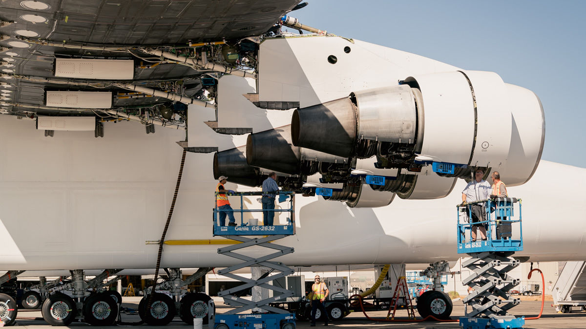 Lietadlo Stratolaunch využíva motory z lietadla...