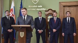 Platy vo verejnej a štátnej správe sa razantne zvýšia, sľúbil Fico po koaličnej rade