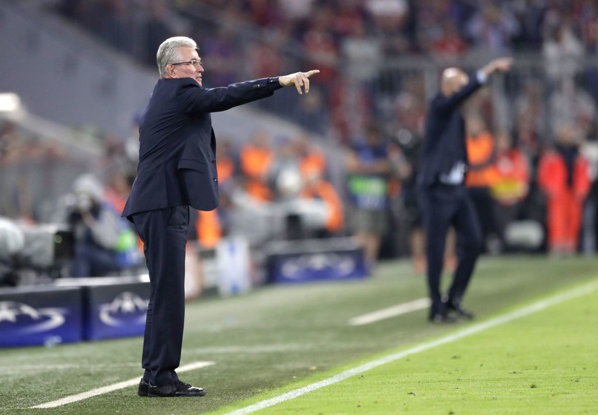 Tréner Bayernu Jupp Heynckes a jeho náprotivok...