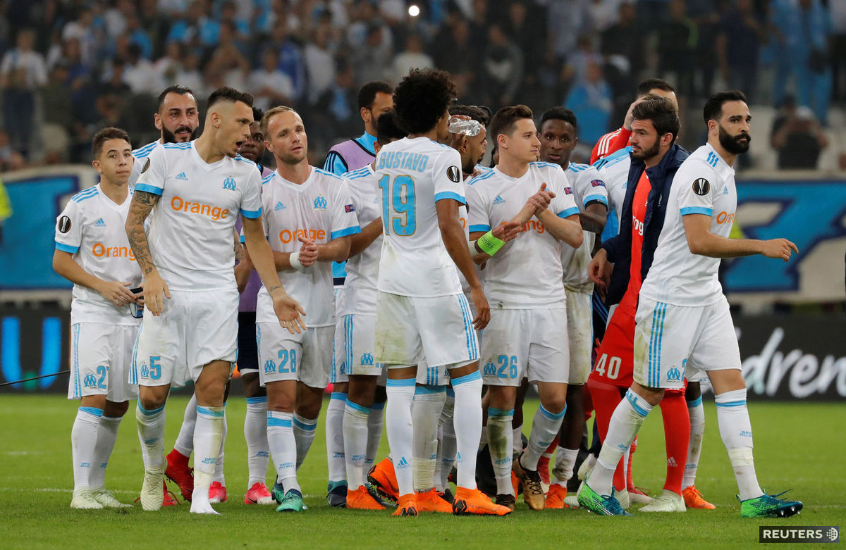 Futbalisti Marseille oslavujú triumf nad...