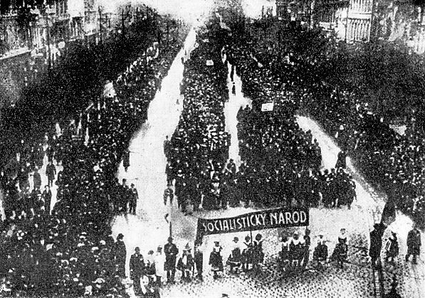 1. mája 1918 Pražania manifestovali za...