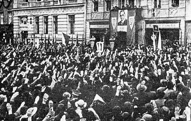 1. máj 1938: henleinovci hailujú v Liberci.