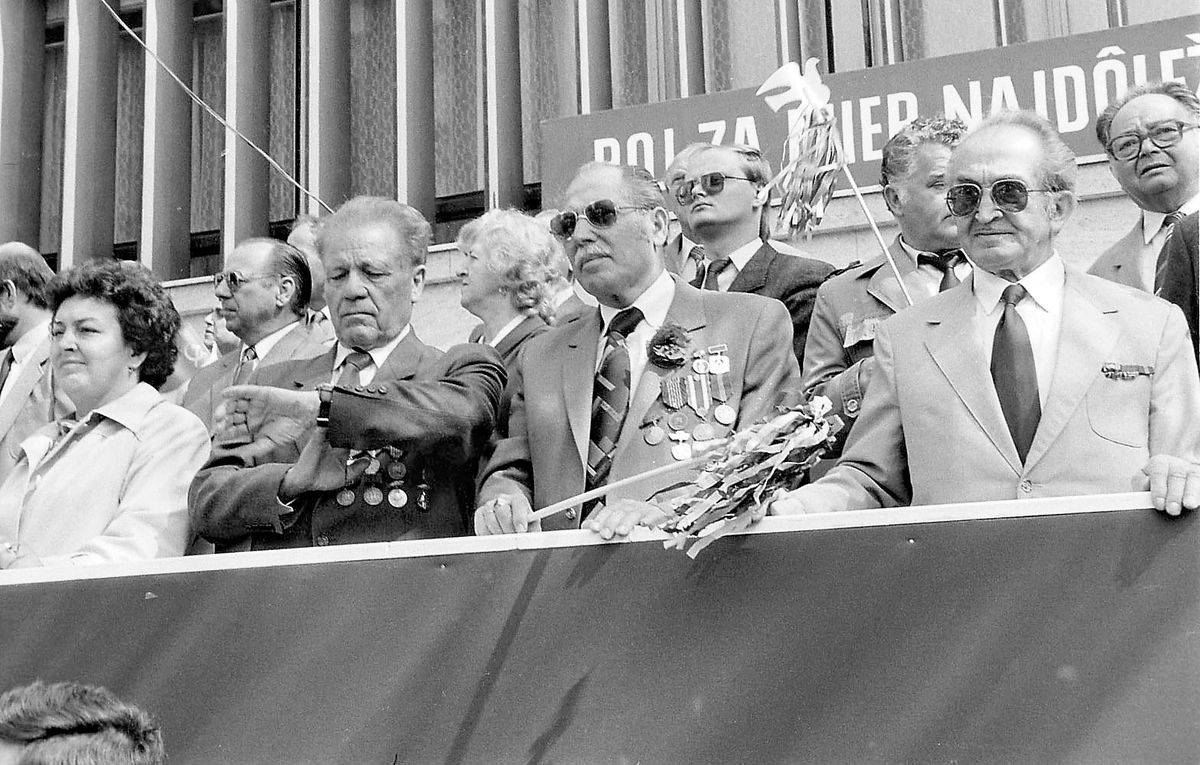 1. máj 1988: bratislavská tribúna panujúcej...