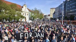 Ľudia na Námestí SNP žiadali predčasné voľby, organizátori protestu zbierajú podpisy na referendum