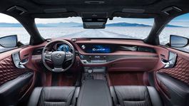 Wards Auto: Toto je 10 TOP interiérov roka 2018. Konečne hýria farbami