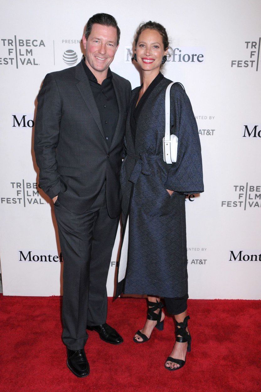 Ed Burns a Christy Turlington na premiére filmu...