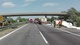 Jazdný pruh D1 smerom do Bratislavy už sprejazdnili, nehodu cisterny neprežil vodič