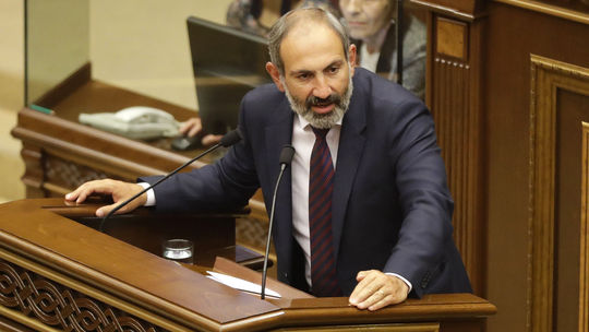 Arménsky parlament neschválil nomináciu Pašinjana na premiéra