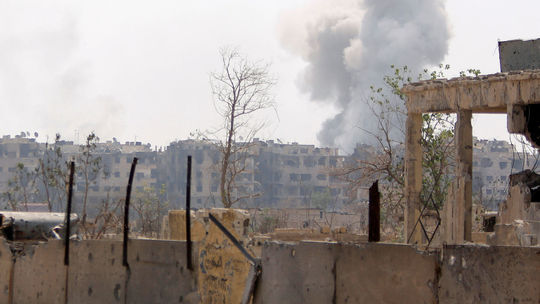 Pri náletoch na územie ovládané IS zahynulo v Sýrii 23 ľudí