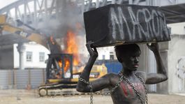 Po prvomájových nepokojoch v Paríži zostáva vo väzbe 109 ľudí