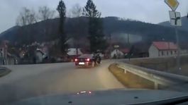 Nový fenomén na cestách, 'cestná pomsta'. Takmer stála život 34-ročného muža