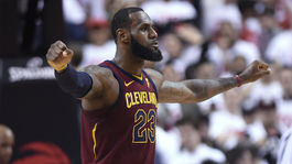Cleveland triumfoval v Toronte, víťazný návrat Stephena Curryho po zranení