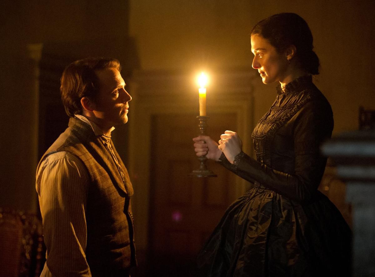 Sam Claflin a Rachel Weisz vo filme Moja...