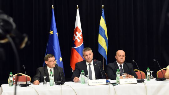 Vláda vo Vranove nad Topľou rozdelila milión eur a hodnotila akčný plán