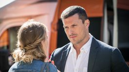 Slováci si opäť našli cestu k slovenským seriálom. Za sklom rastie