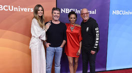 Vstúpila si do svedomia? Heidi Klum zahalená, nohy ukazuje jej kolegyňa 