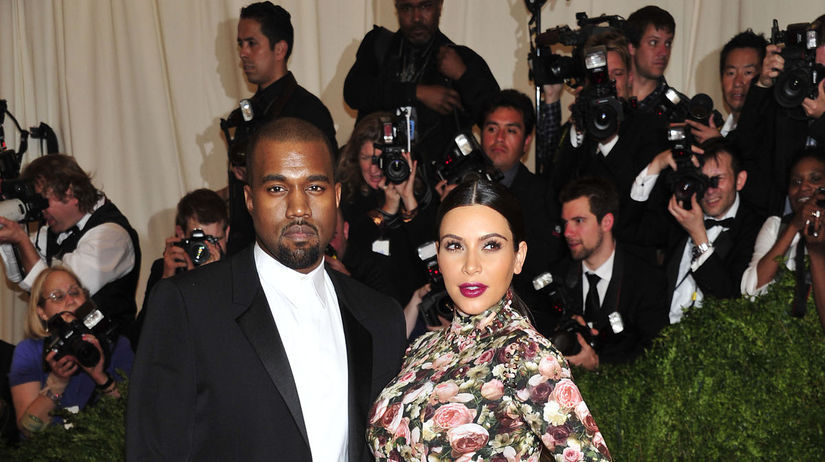 Tehotná Kim Kardashian v kreácii Givenchy a jej...