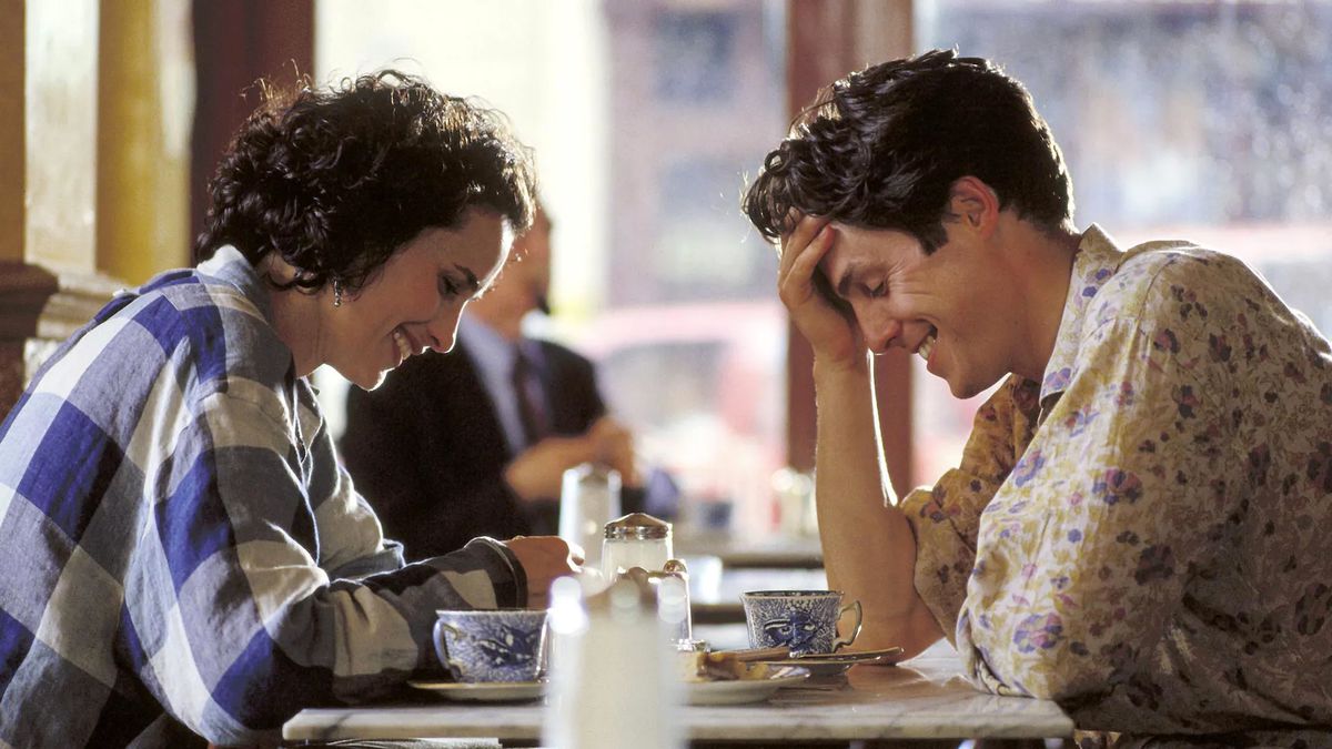 Andie Macdowell s Hughom Grantom vo filme Štyri...