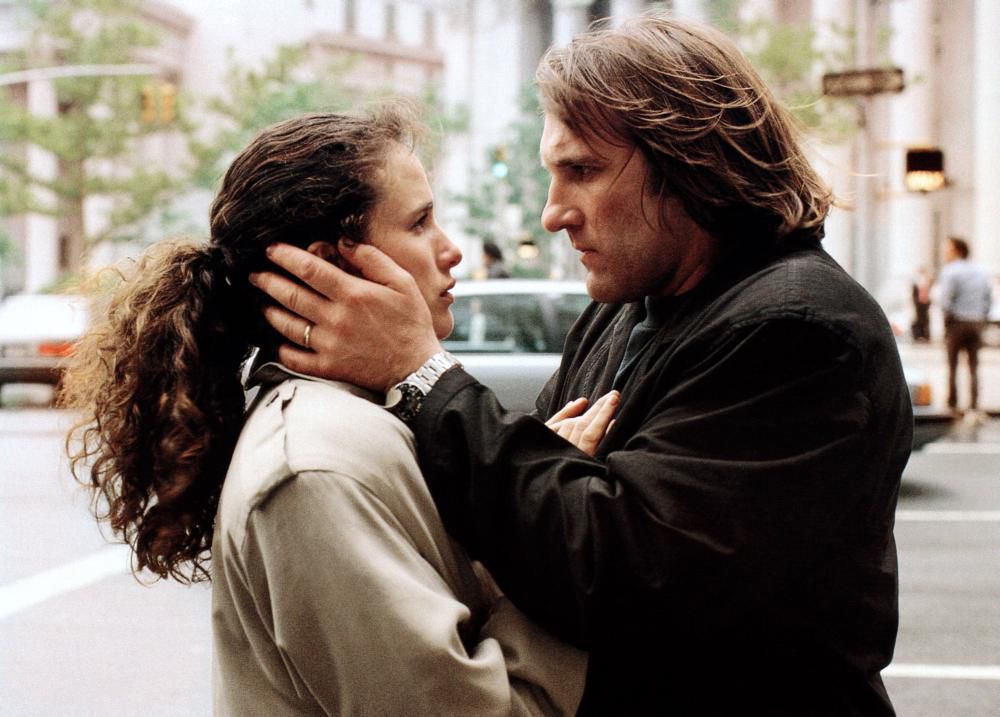 Gérard Depardieu s Andie MacDowellovou v...