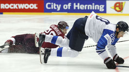 Fíni a Kanaďania rozdrvili svojich súperov, Nemci opäť padli v nájazdoch