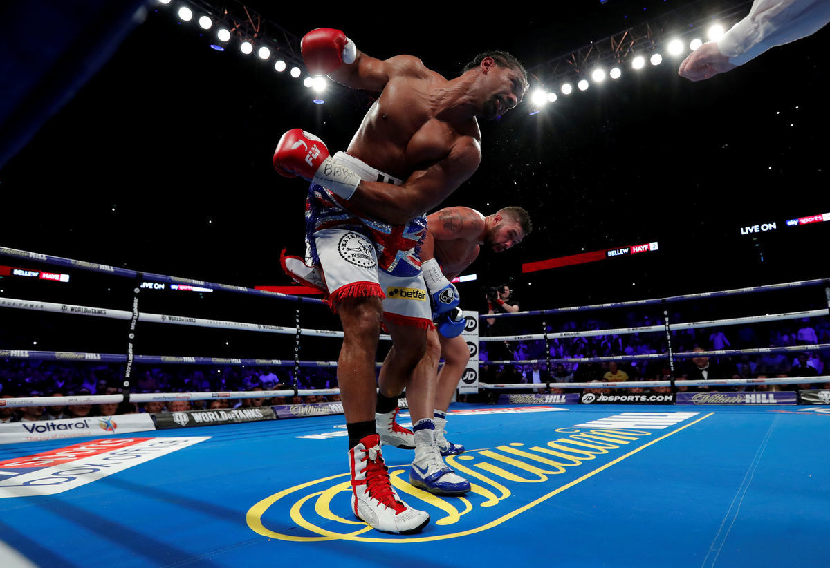 David Haye (v popredí) v zápase proti Tonymu...