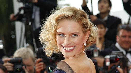 Modelka Karolina Kurková na filmovom festivale...