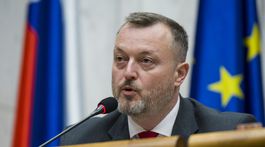 Na snímke poslanec Milan Krajniak (Sme rodina).