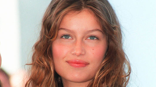 Modelka a neskôr herečka Laetitia Casta na...