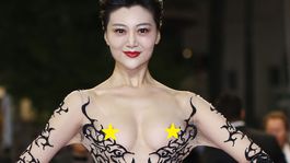 Neznáma hore bez aj protestujúci Rusi: Večer v Cannes bol divoký!