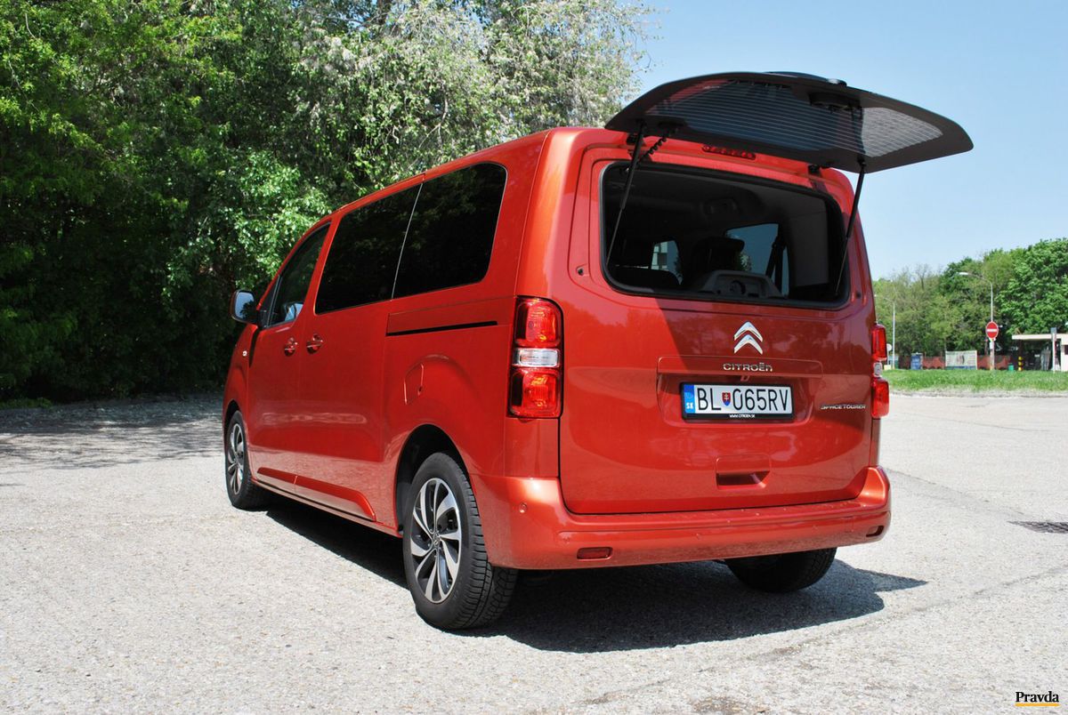 Dvere batožinového priestoru sa dajú otvoriť...