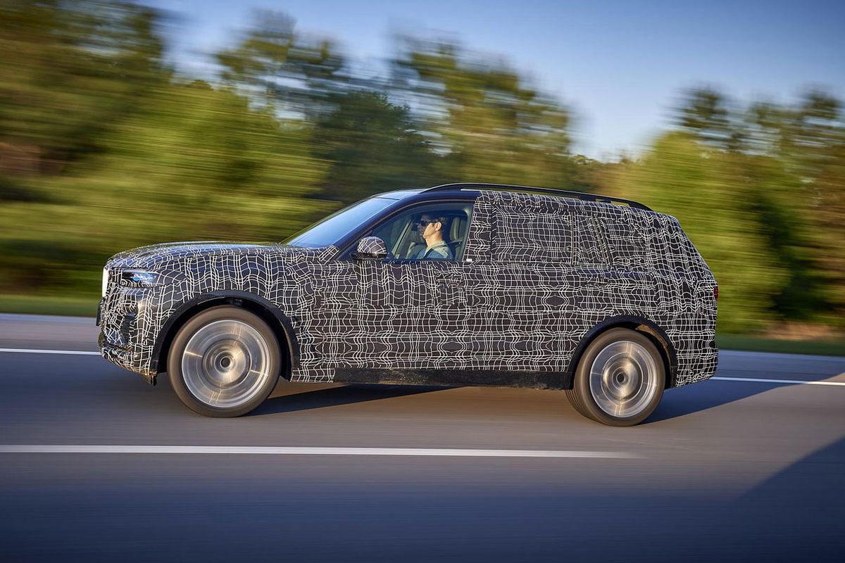 Rázvor 3 100 mm umožní pohodlnú montáž troch...