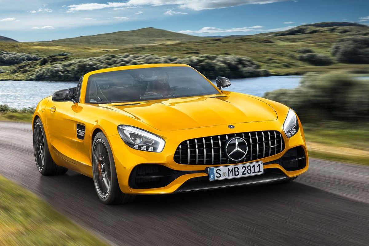 Nová verzia AMG GT Roadsteru stojí medzi...
