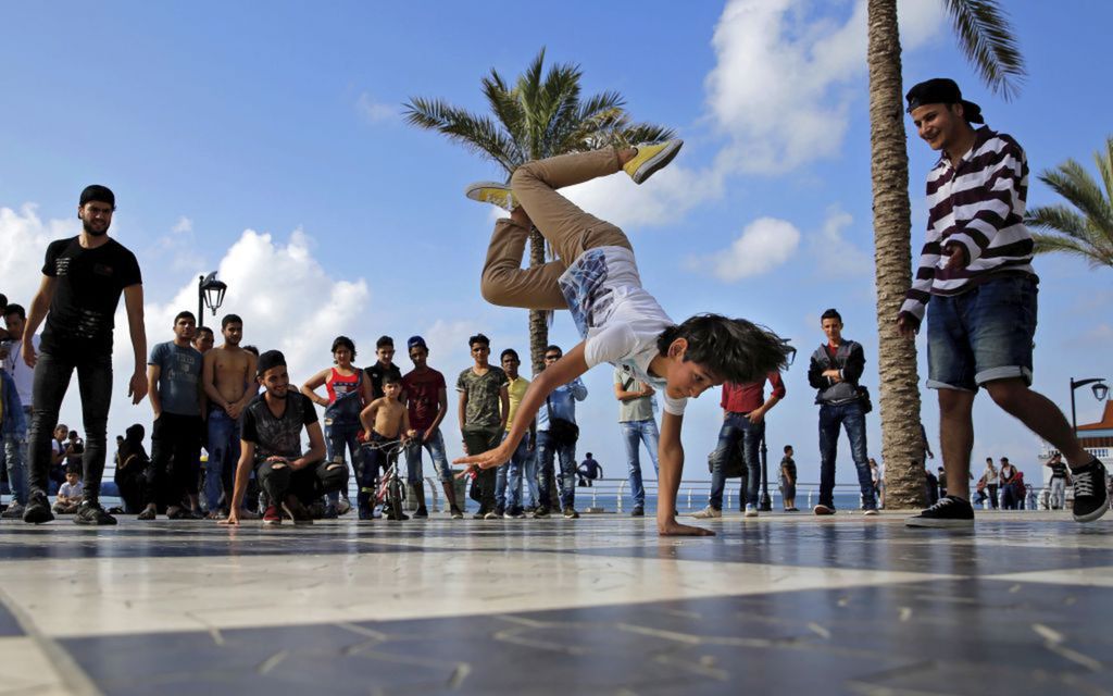 Libanon, tanec, mladí, break dance