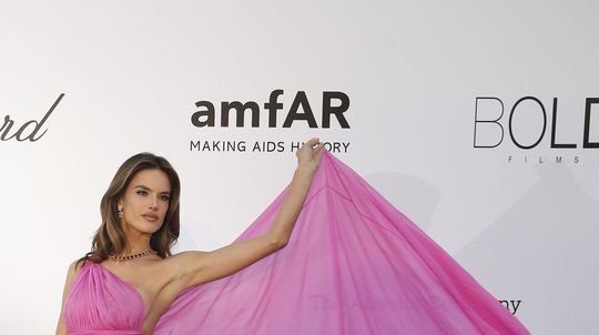 Brazílska modelka Alessandra Ambrosio...